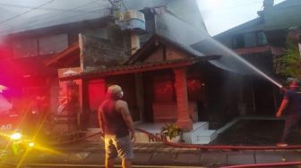 Padahal Hampir Selesai Direnovasi, Restoran di Ubud Ini Malah Hangus Dilahap Api