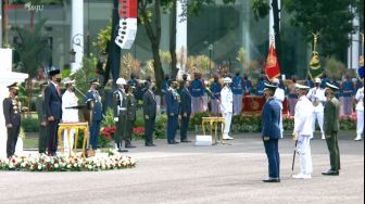 Jokowi Beri Tanda Kehormatan kepada Tiga Prajurit TNI di Istana, Ini Nama-namanya