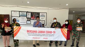 Coca-cola Serahkan 1900 Box Minuman pada 3 Rumah Sakit Kabupaten Bekasi