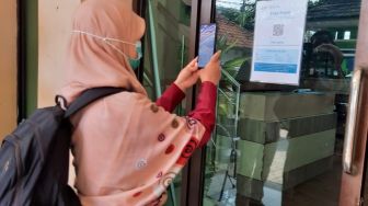 Masuk Dinas Pendidikan Kota Bekasi, Wajib Pakai Aplikasi PeduliLindungi
