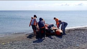 Sampan Berbelok Arah, Anak Nelayan di Karangasem Ini Teriak Ayahnya Jatuh Dan Hilang