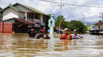 Bupati Kapuas Hulu Monitoring Wilayah Banjir