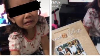 Viral Bocil Nangis Kejer Lihat Foto Nikahan Ortu, Warganet: Kita Senasib Dek