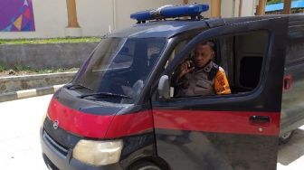 Dari Mobil Penyuluhan, Binmas Polresta Jayapura Ajak Warga Vaksinasi di Venue PON XX Papua