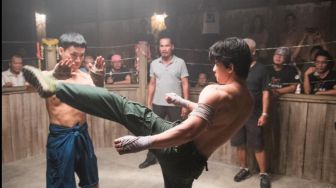 Iko Uwais jadi Pembunuh Bayaran di Film Triple Threat