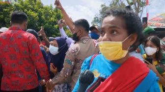 Viral Mama Papua Puji Jokowi Anak Sorong: Kami Akan Ingat Kebaikan Bapak Seumur Hidup