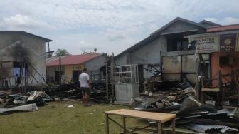 Empat Warung di Sepakat Ludes Terbakar, Dugaan Utama Konsleting Listrik