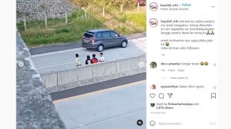 Viral! Demi Konten, Sekumpulan ABG Ini Nekat Masuk ke Jalan Tol Boyolali-Semarang