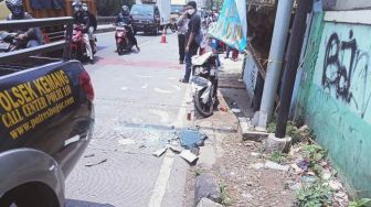 Seruduk Honda CRV, Motor Ringsek Pengendaranya Luka Parah