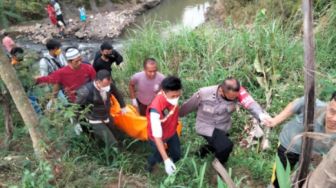 Mayat Tanpa Identitas Ditemukan Mengambang di Sungai Cilaku Cianjur
