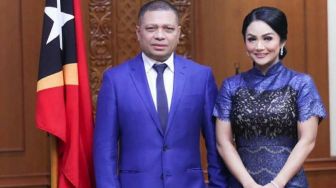 Cek Fakta: Krisdayanti Pingsan saat Tahu Raul Lemos Nikah Lagi, Aurel Ngamuk