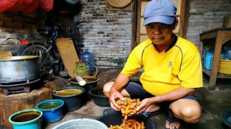 Kisah Pria Asal Jembrana Sukses Berjualan Jamu, Resepnya 'Diboyong' dari Solo