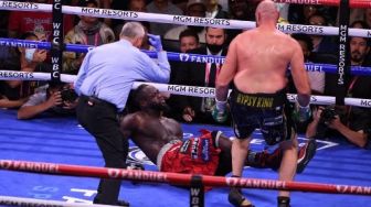Berlangsung Sengit, Tyson Fury Pukul KO Deontay Wilder