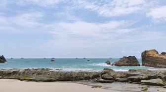 10 Pantai di Lampung: Pantai Klara, Pantai Mutun, Pantai Marina Kaliandra, Teluk Kiluan