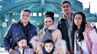 10 Pesona Athalia Lemos Anak Sambung Krisdayanti yang Jarang Tersorot