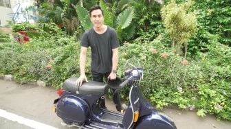 Darius Sinathrya Berkicau Dengar Suara Orang Berhubungan Intim di Hotel, Netizen Kaget: Ternyata Sedikit Barbar