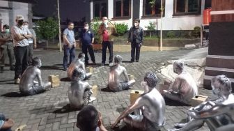 Nekat &#039;Beroperasi&#039;, Manusia Silver hingga Gelandangan di Semarang Dikukut Satpol PP