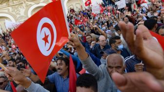 Demo Presiden, Ribuan Warga Tunisia Tumpah Ruah Gelar Aksi di Jalanan