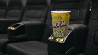 Inisiatif Beli Popcorn untuk Teman Kencan di Bioskop, Wanita Ini Syok Waktu Lihat Total Harga