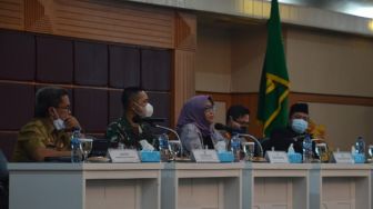 Bupati Bogor Kumpulkan Camat, Bahas Percepatan Vaksinasi