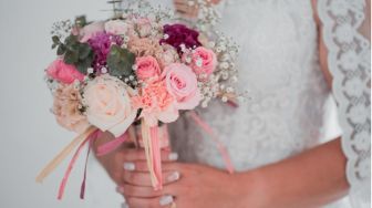 Viral Kisah Calon Pengantin Wanita Undur Hari Pernikahan karena Alami Cobaan Berat