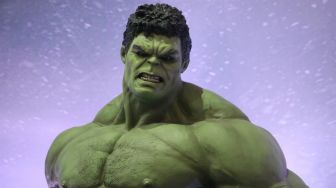 Korban Penembakan Diselamatkan "Hulk", Peluru Mental dari Casing Ponsel