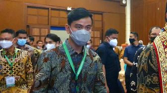 Murka! Gibran Tegur Sekolah Tak Patuh Prokes: Guru dan Siswa Tak Pakai Masker