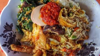 5 Warung Nasi Campur Legendaris di Bali Pas Untuk Makan Siang