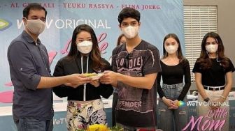 Widih Kereen! Little Mom Pecahkan Rekor Muri