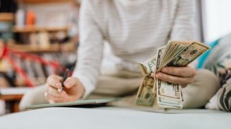 Ramalan Zodiak Capricorn, 15 Oktober: Saatnya meninjau jumlah gaji