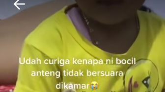 Curiga Anak Adem Ayem di Kamar, Ibu Ini Nangis pas Lihat Apa yang Dilakukan