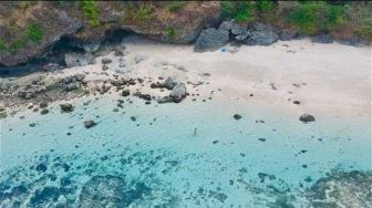 4 Wisatawan yang Terjebak Ombak di Pantai Gunung Payung Berhasil Selamat