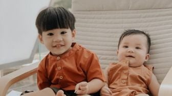 9 Potret Gemas Anak Putri Titian, Mirip Bayi Korea!