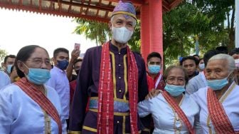 Kunjungi Halmahera Utara, Gubernur Ganjar Ditahbiskan Jadi Warga Suku Tobelo