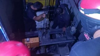 Terjebak dalam Lift Mall Bekasi, 7 Warga Sesak Nafas