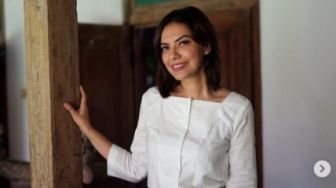 7 Potret Najwa Shihab Liburan ke Jogja, Gengnya Bikin Minder