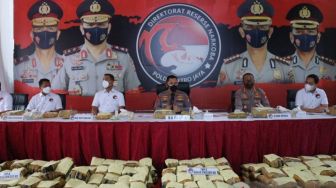 Polisi Bekuk Sindikat Pengedar Jaringan Jakarta-Aceh-Medan, Sita 1,37 Ton Ganja