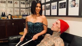 Travis Barker Dilarikan ke RS Gegara Pankreatitis, Penyakit Apa Sih Itu?