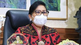 Putri Koster Ajak Masyarakat Bali Berpikir Positif Untuk Hindari Kemunculan Sakit Mental