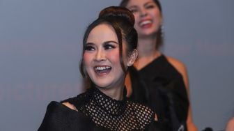 Aktris Gabriella Larasati saat jumpa pers Film 'Roh Mati Paksa' di Epicentrum, Jakarta Selatan, Selasa (19/10/2021). [Suara.com/Alfian Winanto]