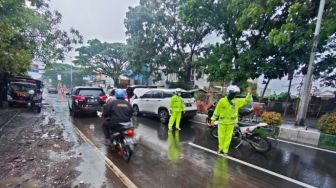 Banjir di Kota Malang Mengakibatkan Kemacetan Sejuah 2 Km, Beberapa Kendaraan Mogok