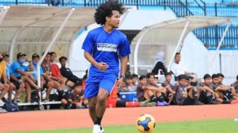 Bagus Kahfi Kritik Naturalisasi, Sani Tawainella Pelatih dari Kampung Bola Tulehu Angkat Bicara