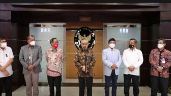 Ketua Dewan OJK Minta Perusahaan Pinjol Legal Tidak Pasang Bunga Mencekik