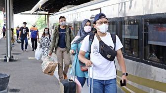 Catat! Mulai 26 Oktober Pembelian Tiket KA Jarak Jauh Wajib Gunakan NIK