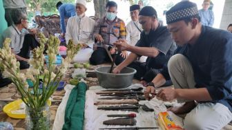 Menilik Pencucian Benda Pusaka di Tangsel, Tradisi Silaturahmi Keturunan Pangeran TB Atif