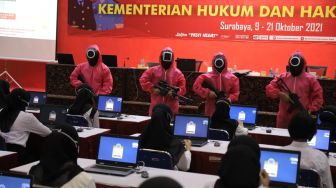 Berkostum Squid Game dan Todongan Senjata, Kemenkumham Ingin Peserta SKD CPNS Lebih Rileks