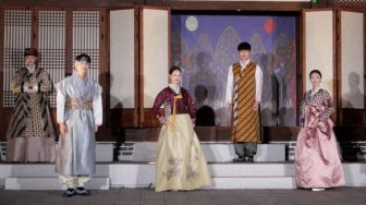 Menggemaskan, Desain Hanbok Kain Baik dan Kebaya Hanbok di K-Festival Bikin Pangling!