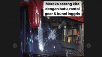 Bus Arema FC Dilempar Batu dan Kunci Inggris, Pelaku Masih Bocah