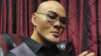 Deddy Corbuzier Singgung Gimmick 'Istri Hilang', Darius Sinathrya Cuma Ketawa