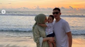 Boyong Keluarga Kecil, 9 Momen Liburan Citra Kirana di Bali Ini Bikin Ikut Bahagia